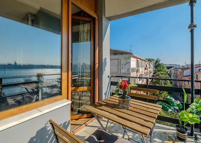 Apartment Duplex Flat W Panoramic Bosphorus View And Terrace *